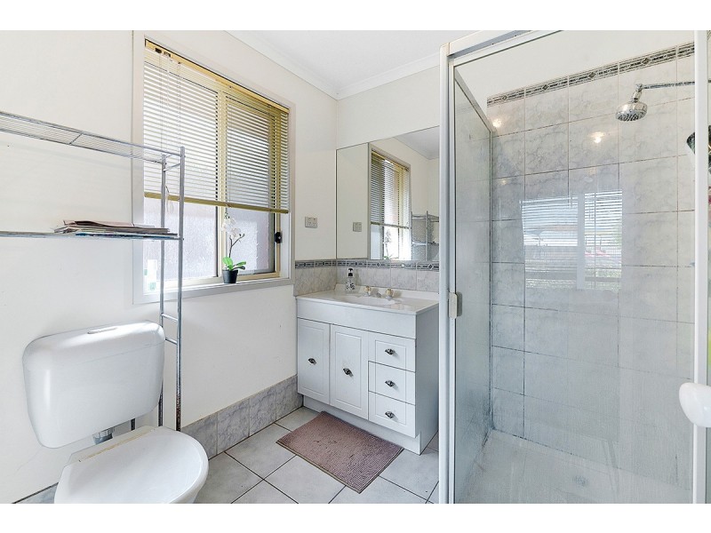 82 Amberly Park Drive, Narre Warren South VIC 3805