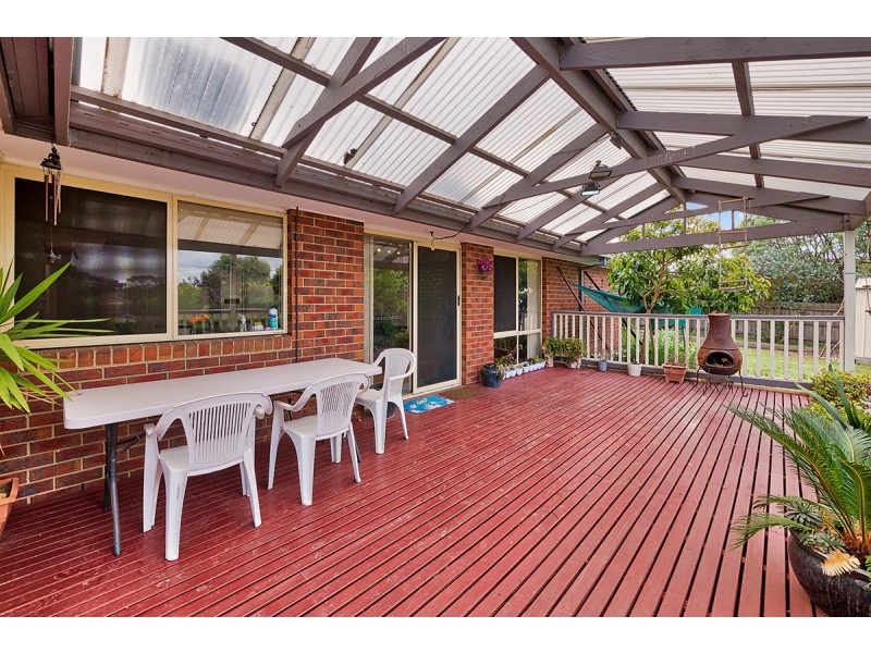 82 Amberly Park Drive, Narre Warren South VIC 3805