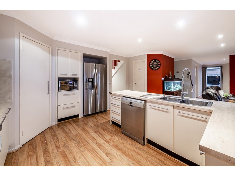 14 Hal Porter Terrace, Lynbrook VIC 3975
