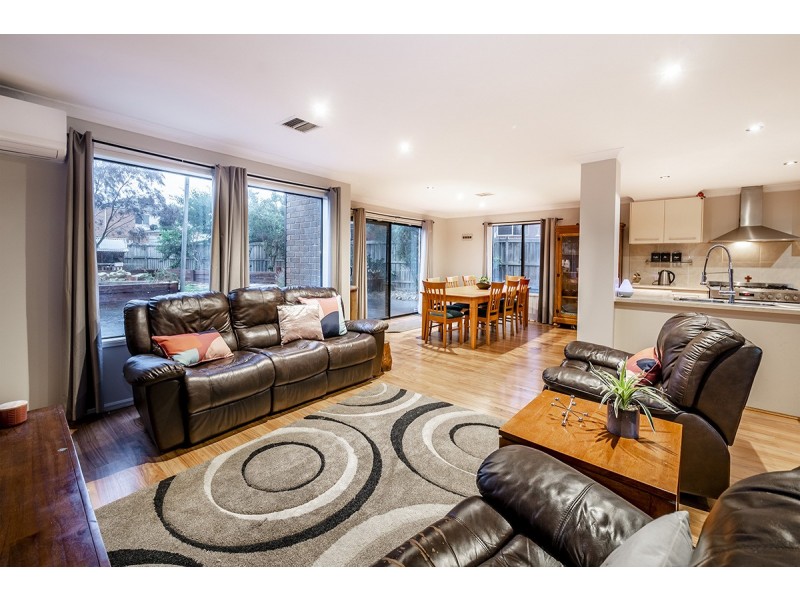 14 Hal Porter Terrace, Lynbrook VIC 3975