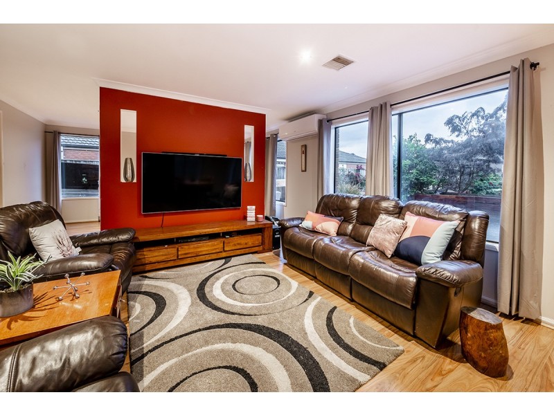 14 Hal Porter Terrace, Lynbrook VIC 3975