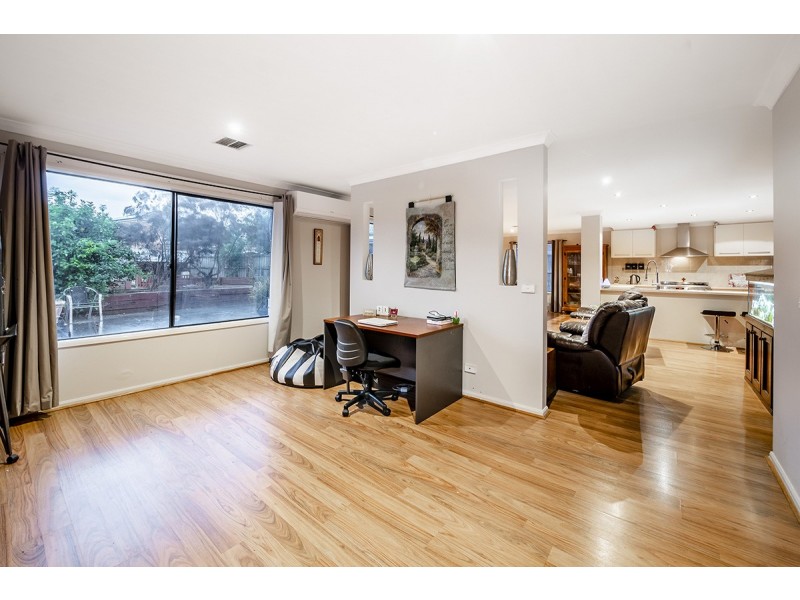 14 Hal Porter Terrace, Lynbrook VIC 3975