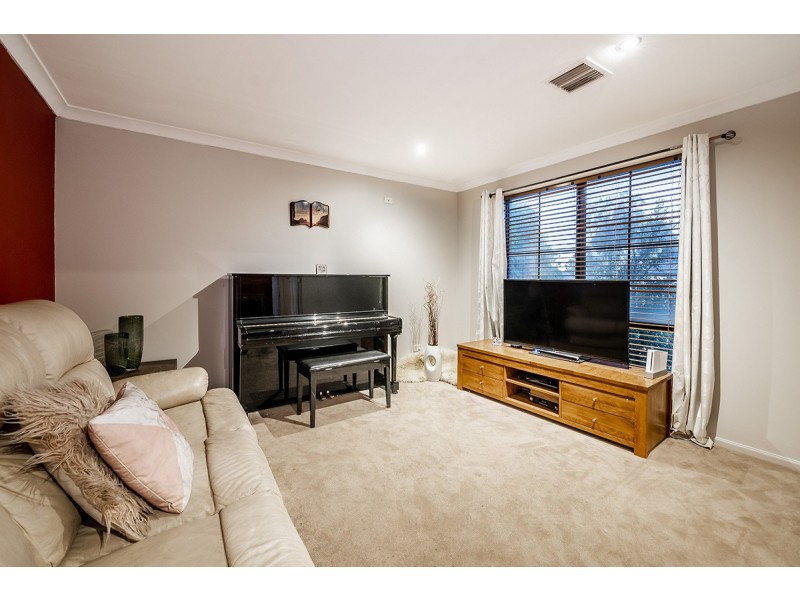 14 Hal Porter Terrace, Lynbrook VIC 3975