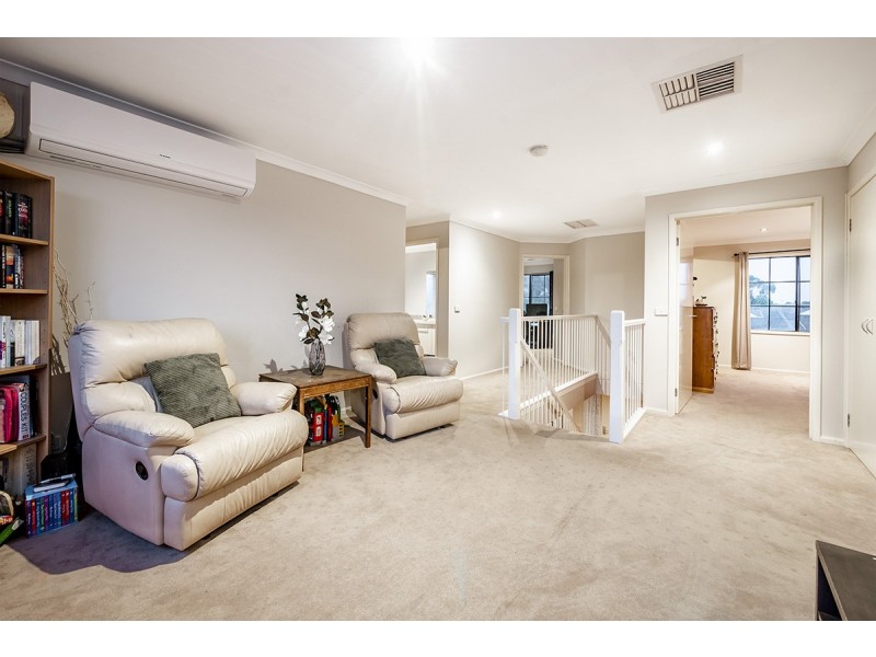 14 Hal Porter Terrace, Lynbrook VIC 3975