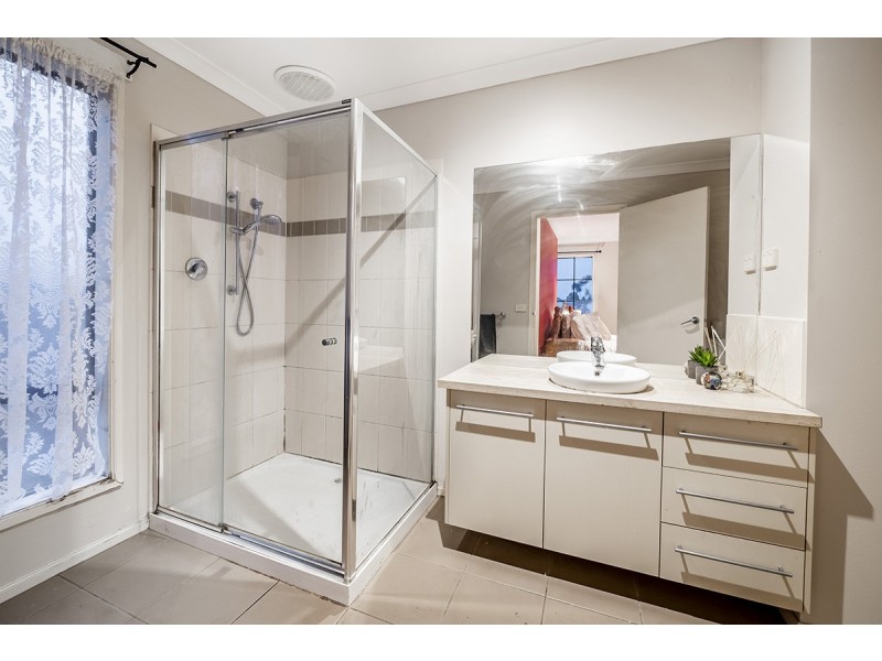 14 Hal Porter Terrace, Lynbrook VIC 3975