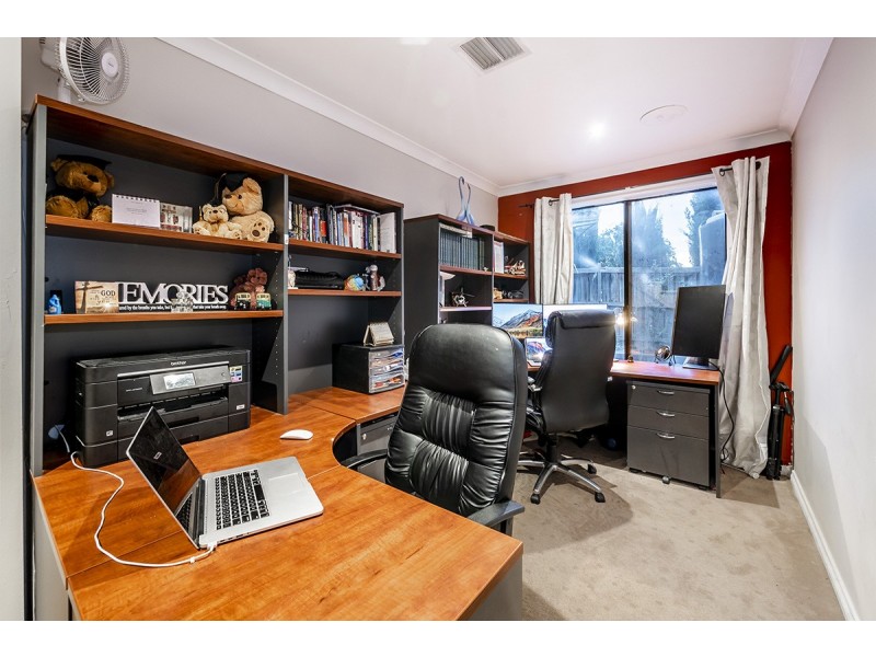 14 Hal Porter Terrace, Lynbrook VIC 3975