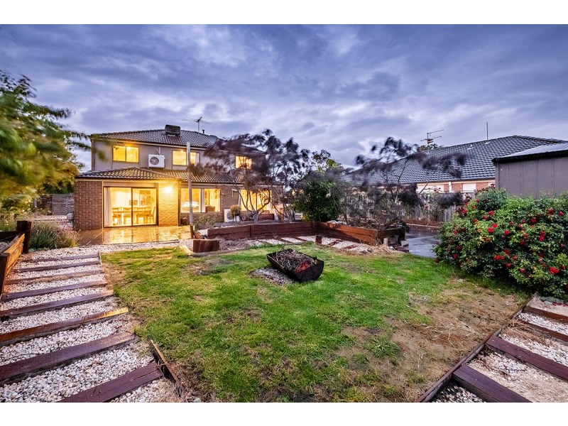 14 Hal Porter Terrace, Lynbrook VIC 3975
