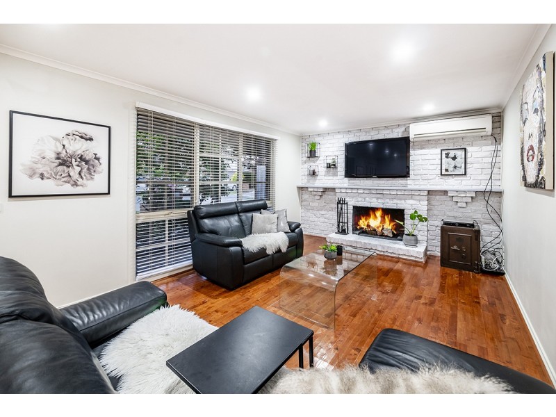 17 Balook Court, Cranbourne North VIC 3977