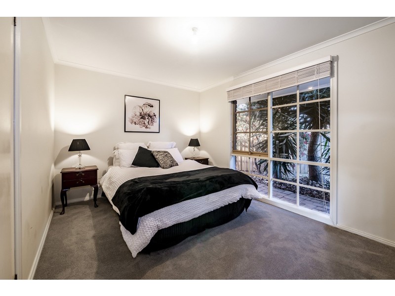 17 Balook Court, Cranbourne North VIC 3977