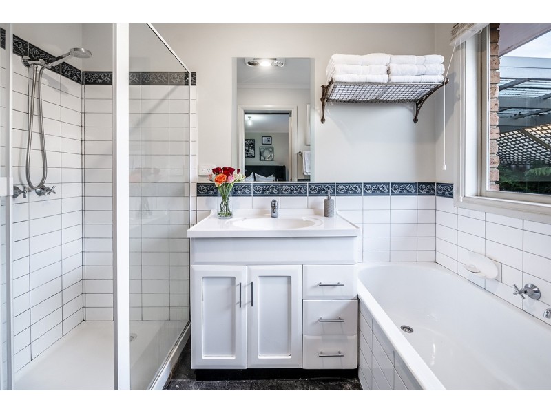 17 Balook Court, Cranbourne North VIC 3977