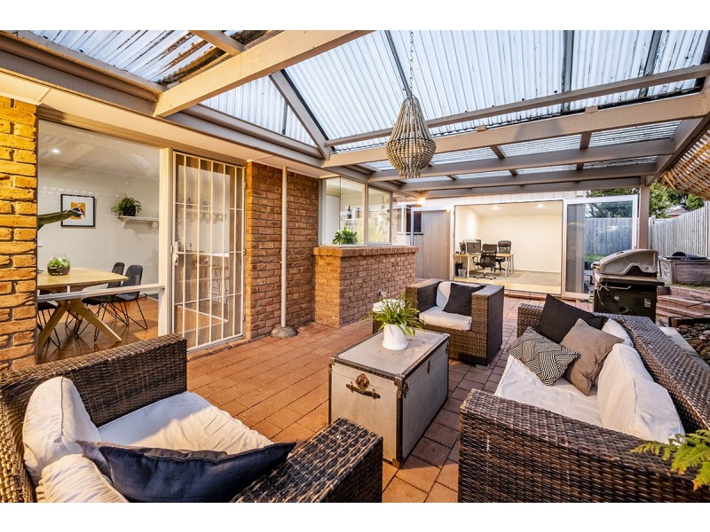 17 Balook Court, Cranbourne North VIC 3977