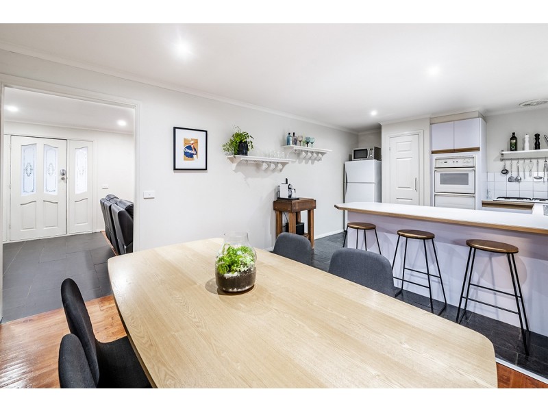 17 Balook Court, Cranbourne North VIC 3977