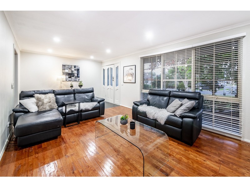 17 Balook Court, Cranbourne North VIC 3977