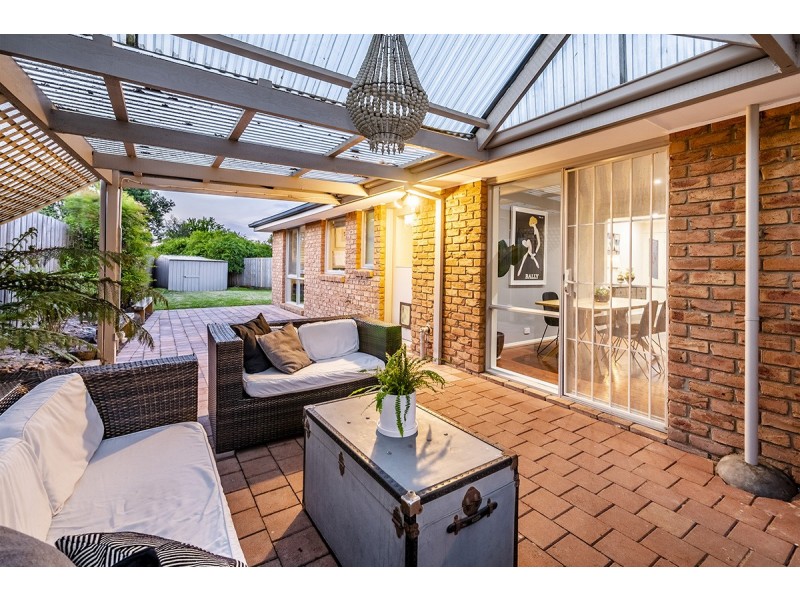 17 Balook Court, Cranbourne North VIC 3977