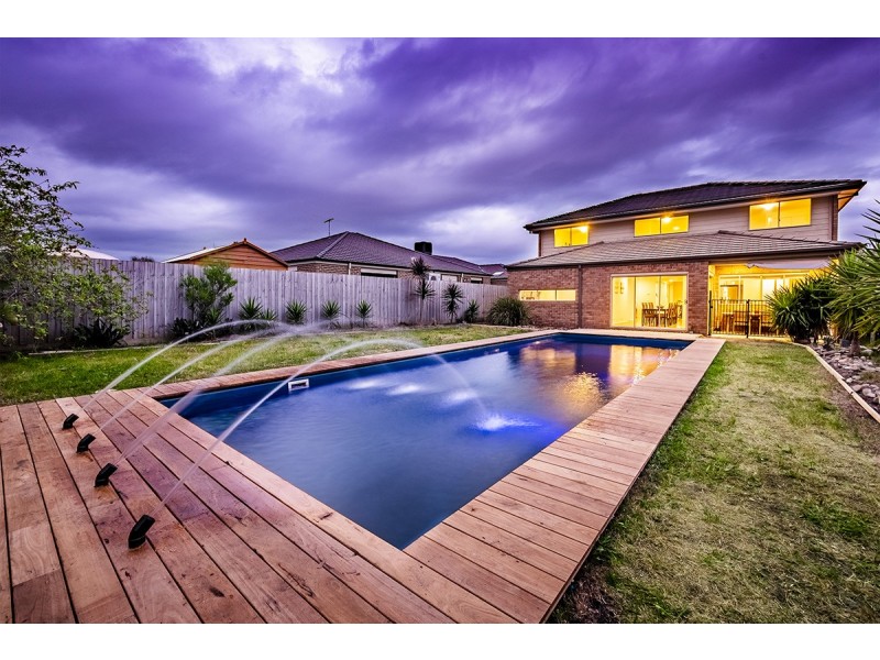 20 Dunferline Crescent, Cranbourne VIC 3977