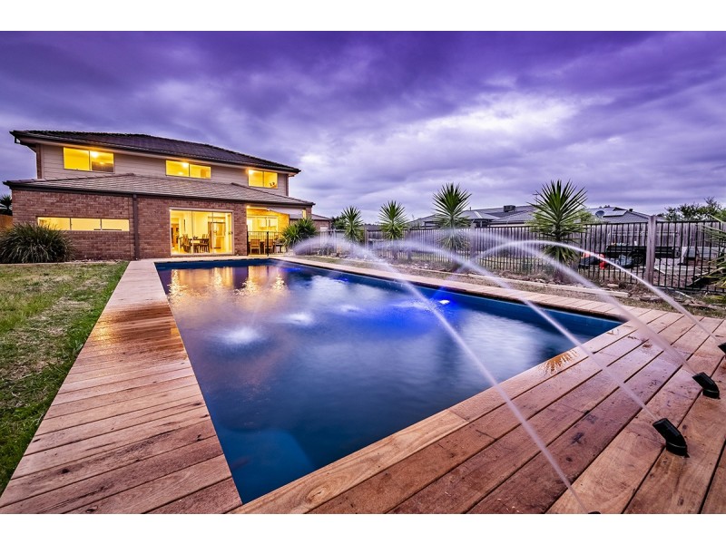 20 Dunferline Crescent, Cranbourne VIC 3977