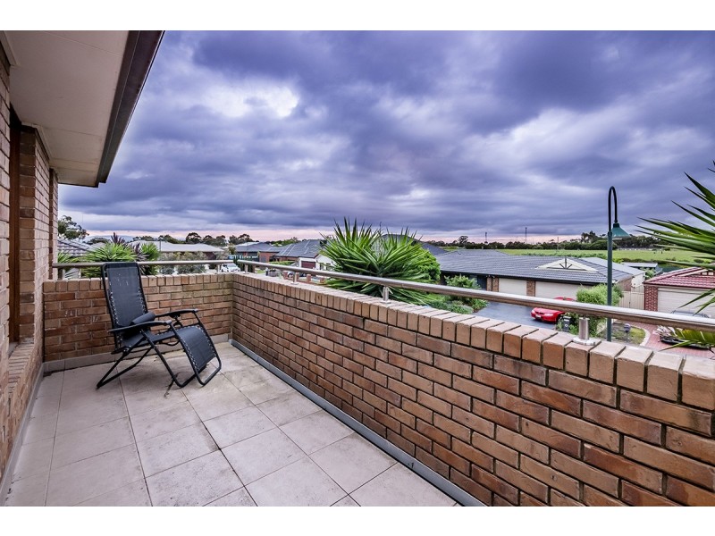 20 Dunferline Crescent, Cranbourne VIC 3977