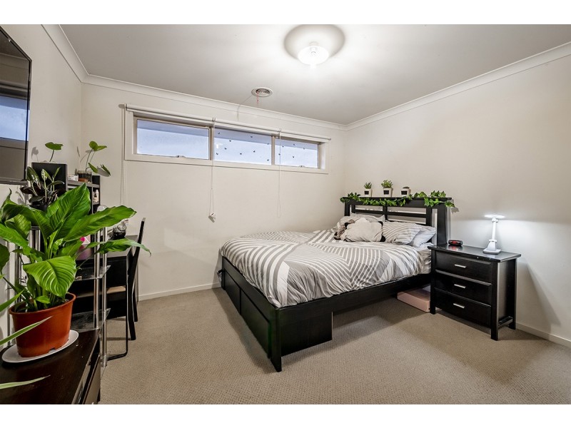 20 Dunferline Crescent, Cranbourne VIC 3977