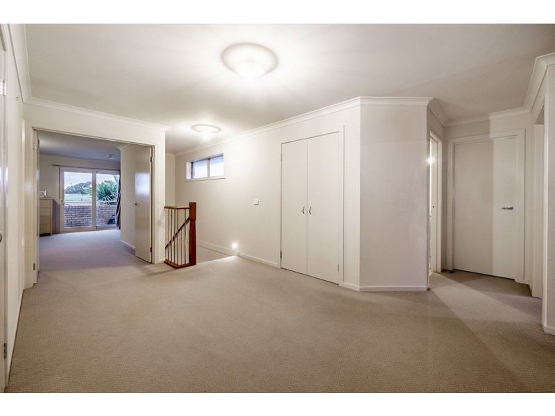 20 Dunferline Crescent, Cranbourne VIC 3977