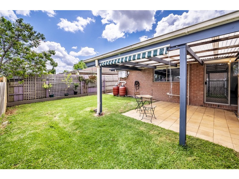 2 Knowing Close, Cranbourne West VIC 3977