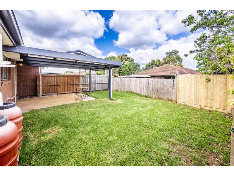 2 Knowing Close, Cranbourne West VIC 3977