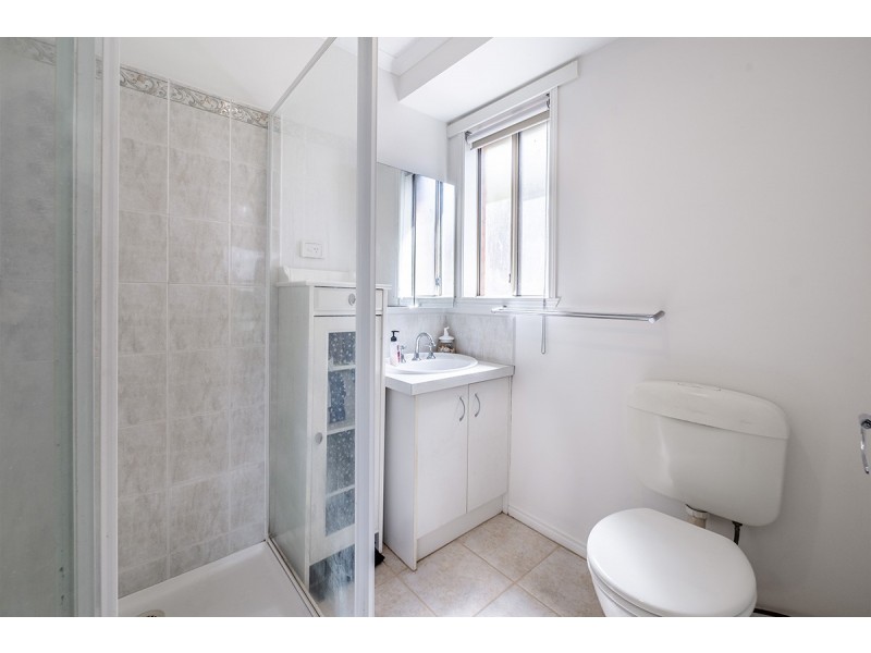 2 Knowing Close, Cranbourne West VIC 3977