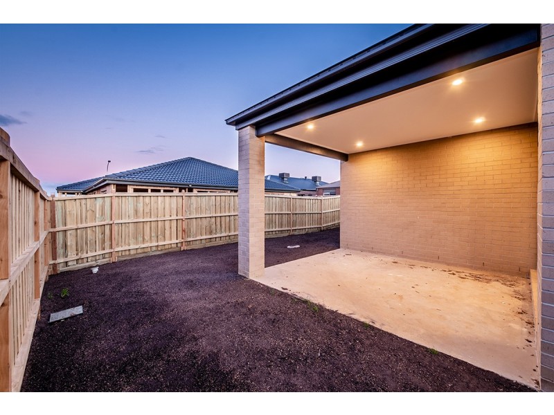 6 Cochin Drive, Clyde North VIC 3978