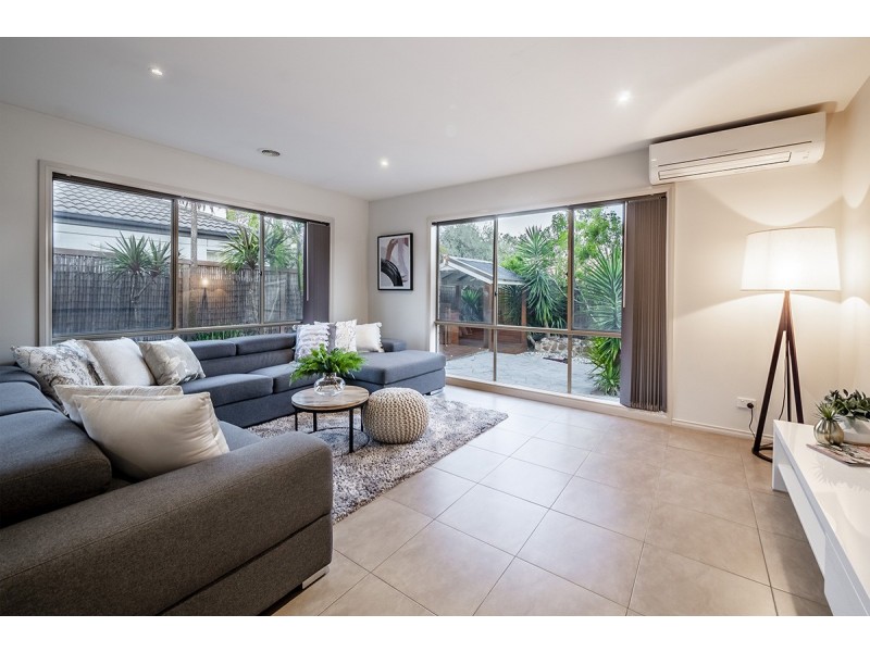 28 Melington Drive, Lyndhurst VIC 3975
