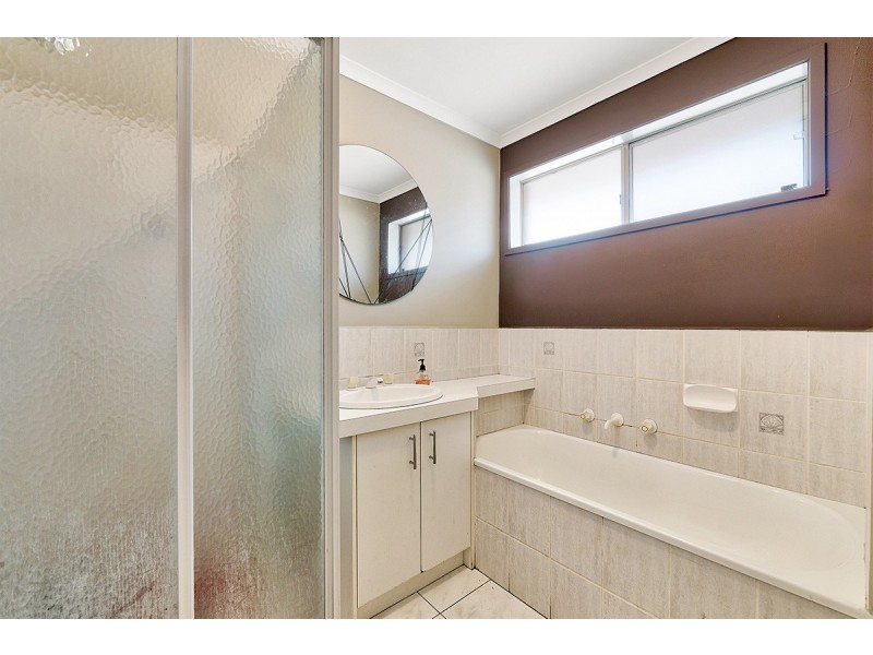 1 Nyah Place, Cranbourne West VIC 3977