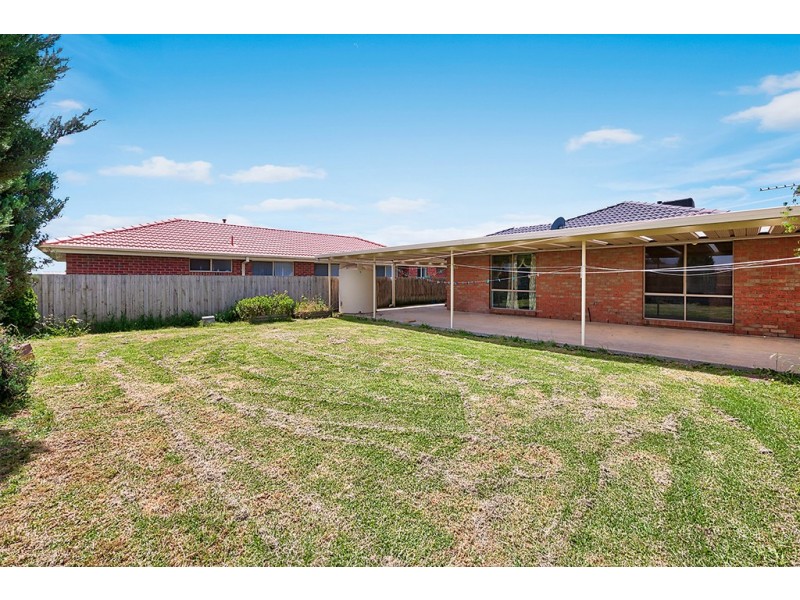 1 Nyah Place, Cranbourne West VIC 3977