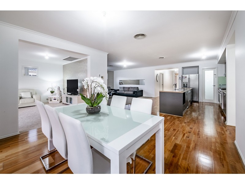 72 Beethoven Drive, Narre Warren South VIC 3805