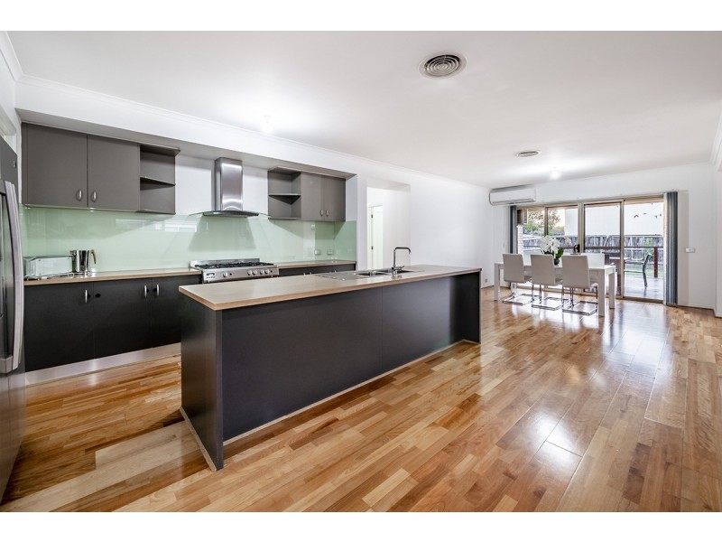 72 Beethoven Drive, Narre Warren South VIC 3805