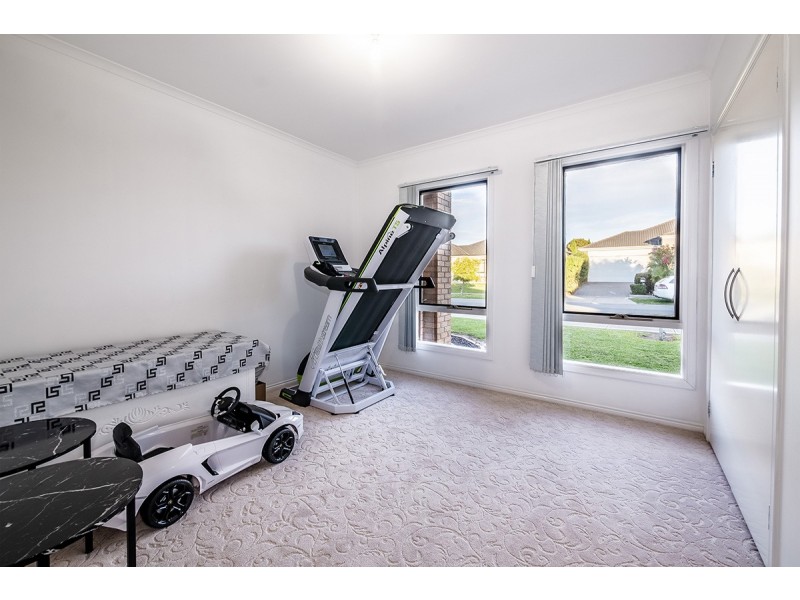 72 Beethoven Drive, Narre Warren South VIC 3805