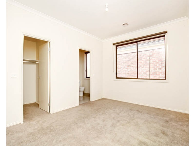 44 Peridot Avenue, Officer VIC 3809