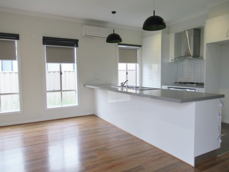 57 Villella Drive, Pakenham VIC 3810