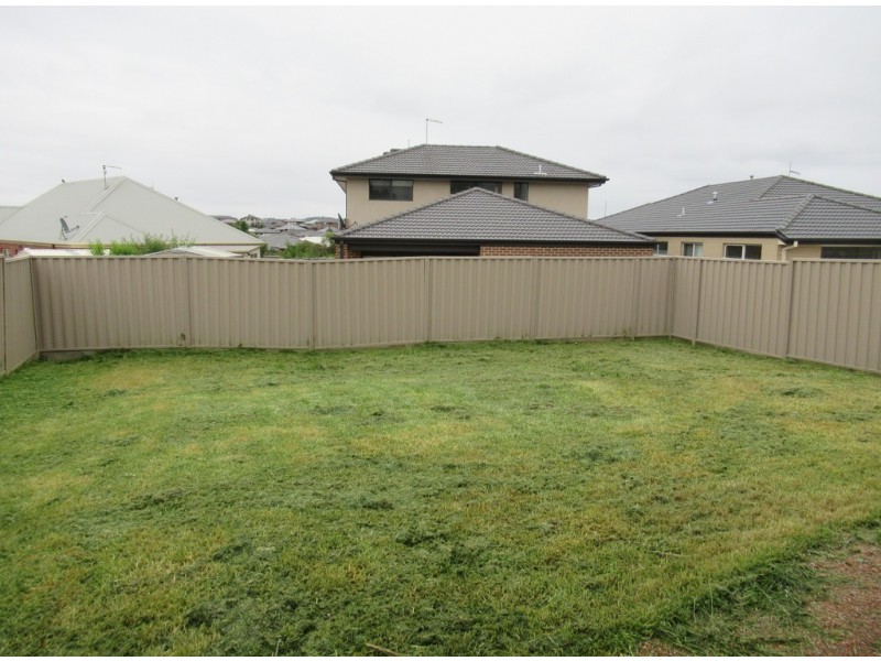 57 Villella Drive, Pakenham VIC 3810