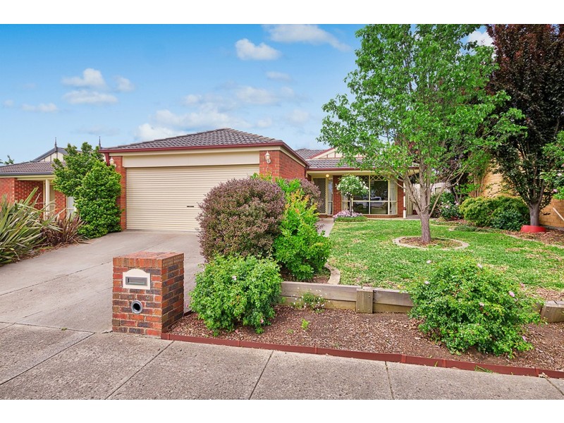 67 Dartmoor Drive, Cranbourne East VIC 3977