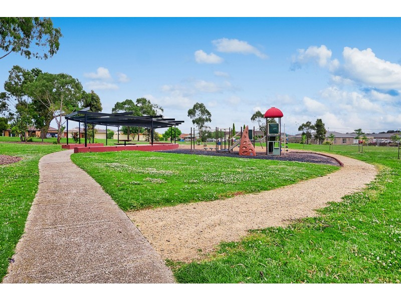 67 Dartmoor Drive, Cranbourne East VIC 3977