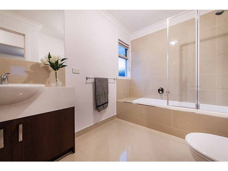 8 Bushman Way, Lynbrook VIC 3975