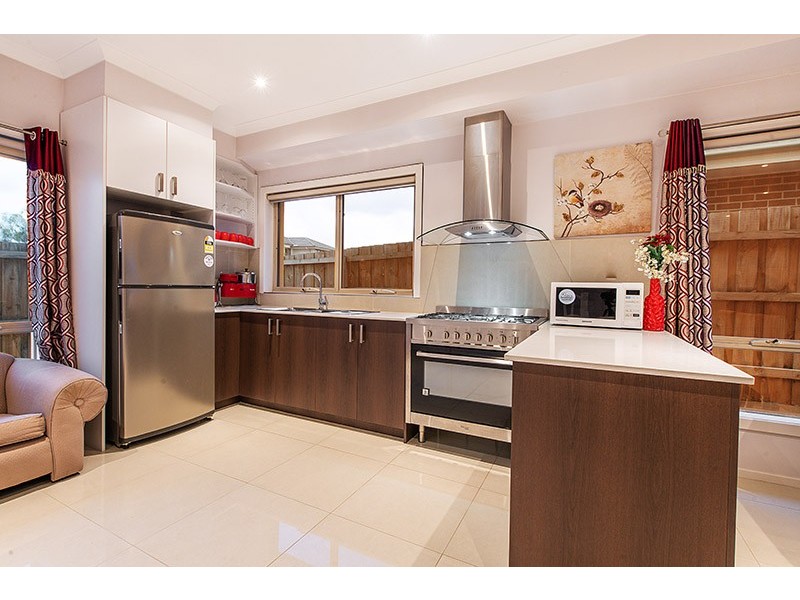 8 Bushman Way, Lynbrook VIC 3975