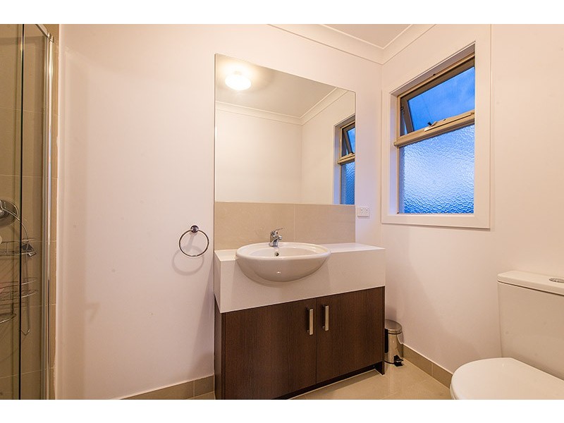 8 Bushman Way, Lynbrook VIC 3975