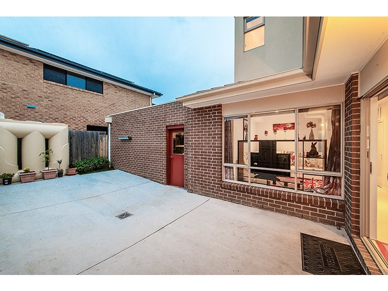 8 Bushman Way, Lynbrook VIC 3975