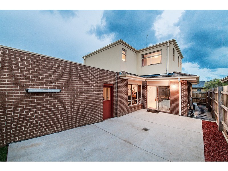 8 Bushman Way, Lynbrook VIC 3975