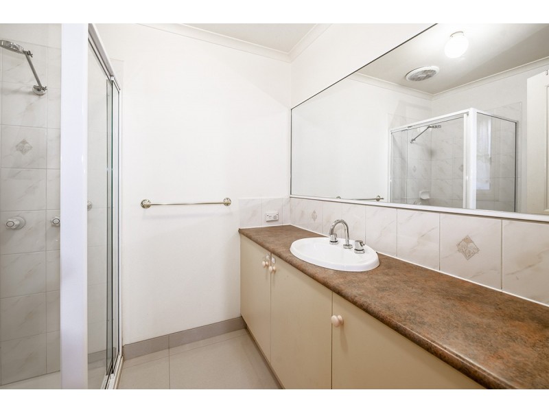 8 Cirai Crescent, Cranbourne West VIC 3977