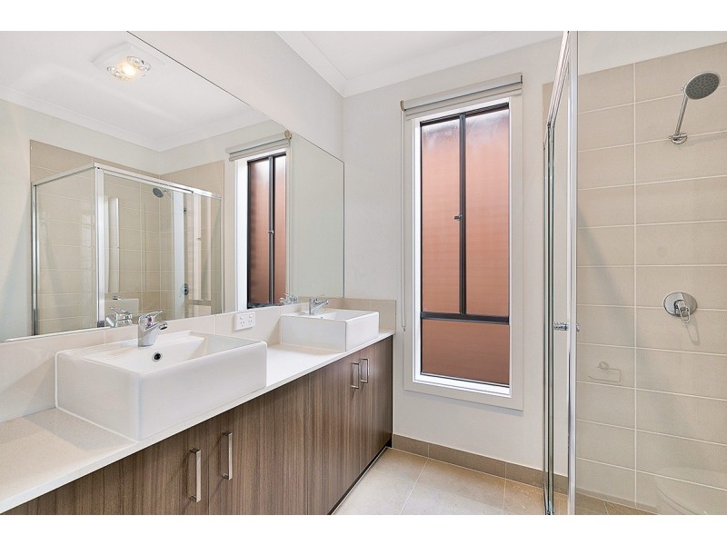 12 Mabillon Way, Clyde North VIC 3978