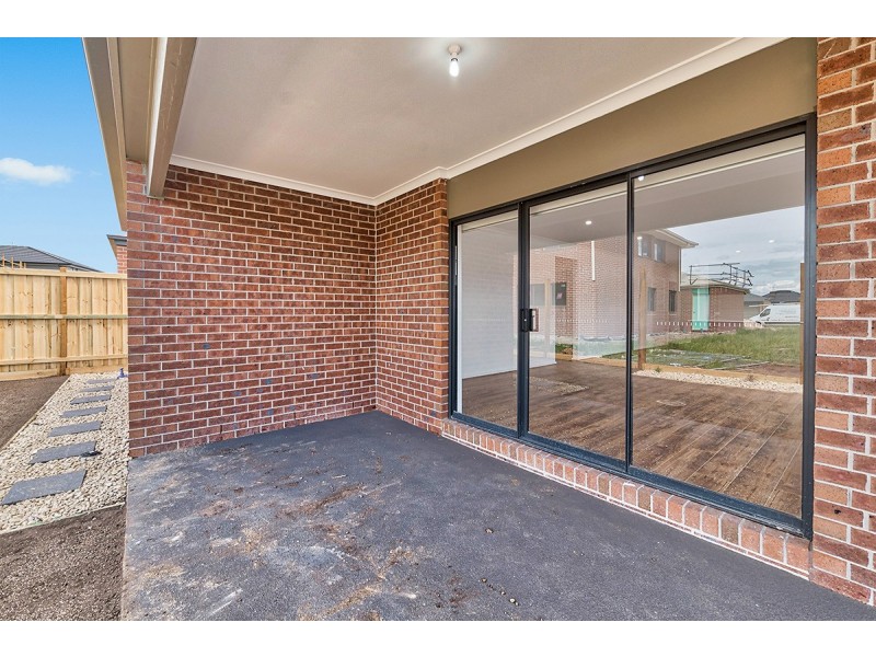 12 Mabillon Way, Clyde North VIC 3978