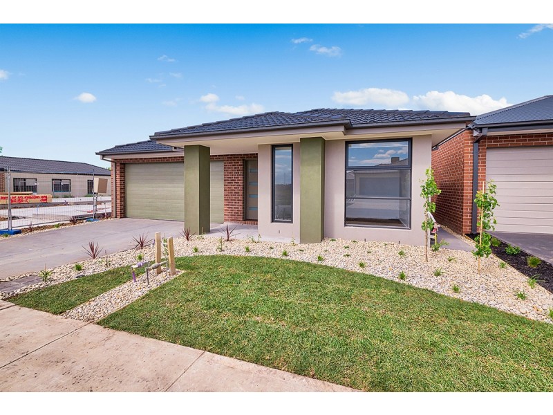 12 Mabillon Way, Clyde North VIC 3978