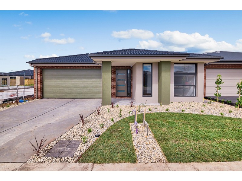 12 Mabillon Way, Clyde North VIC 3978