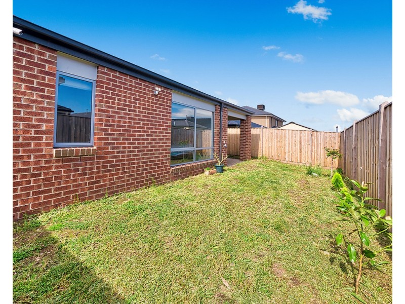 14 Dressen Way, Clyde North VIC 3978