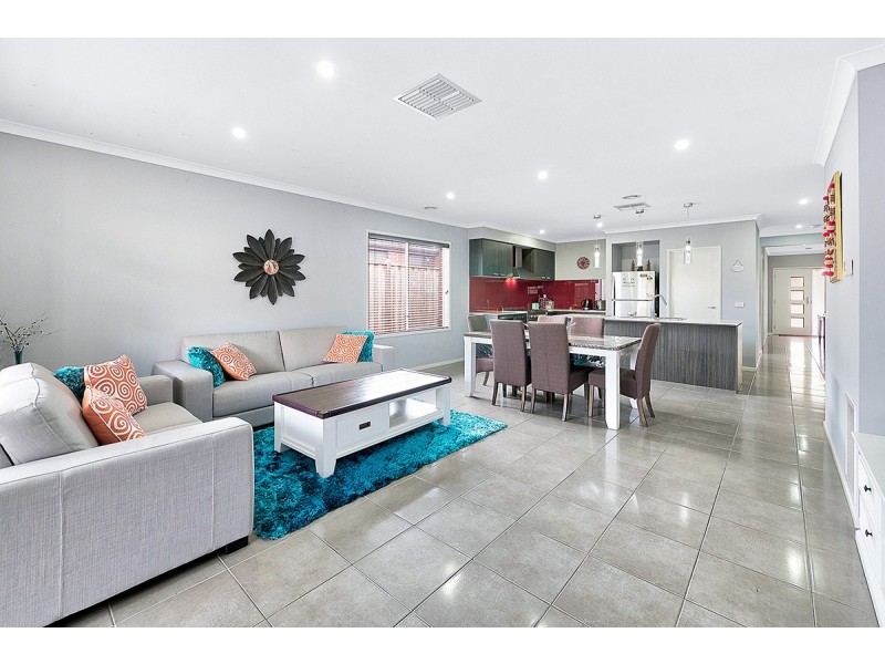 47 Copernicus Circuit, Cranbourne West VIC 3977